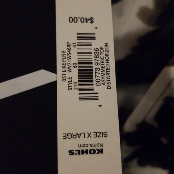 Vera wang ruffled sleeveless top - Picture 3 of 3